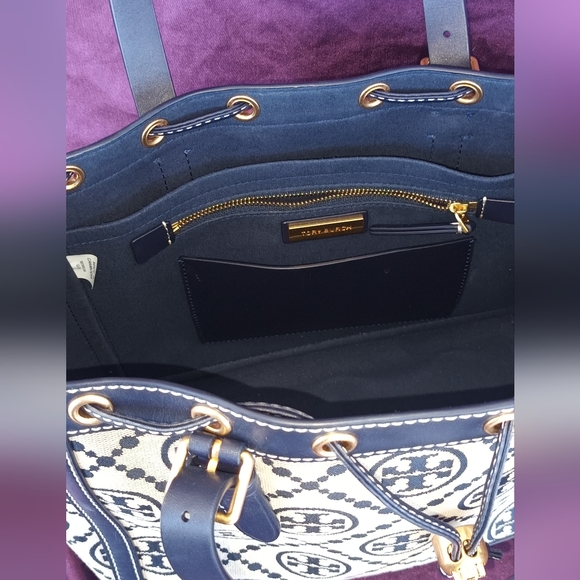 Tory Burch Navy and Cream Patterned Tote - Picture 9 of 16
